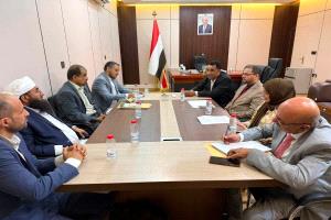 وزير الأوقاف يبحث مع وزيرة الشؤون القانونية حماية أراضي وممتلكات الأوقاف