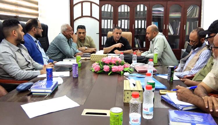 مكتب الصناعة يقر خطة استراتيجية خلال شهر رمضان لإحكام ضبط الأسواق وحماية المستهلك