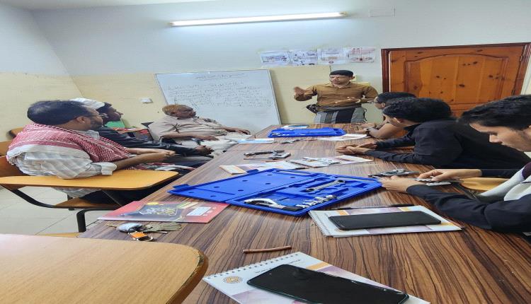 رئيس نقابة المهندسين اليمنيين بمحافظة حضرموت يدشن الدورة المهنية التكييف والتبريد وصيانة الغسالات بالمكلا 
