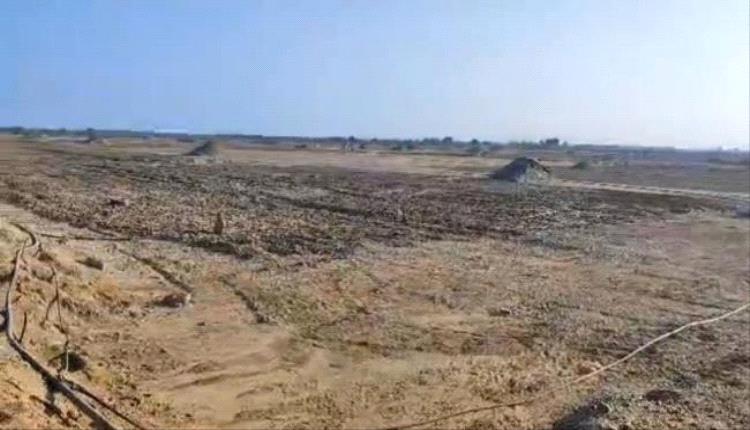 وحدة حماية الأراضي بعدن تعيد أرضاً منهوبة في جعولة بعد ثلاثة عقود