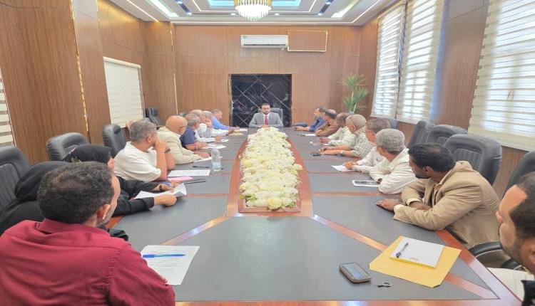 وزير الخدمة المدنية "العولقي" يشدد على تسهيل الإجراءات وإنجاز معاملات الموظفين بسرعة