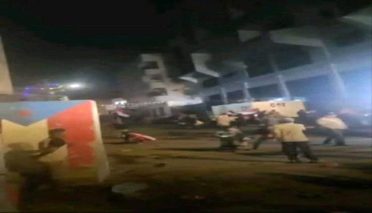 مؤسسة الراصد تدين استخدام القوة المفرطة بحق المتظاهرين في عدن وتطالب بالمساءلة