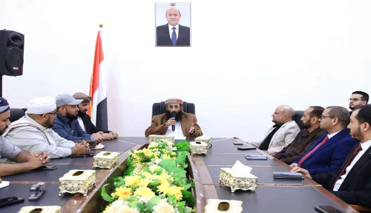 وزير الأوقاف يترأس اجتماعًا موسعًا لقيادة وموظفي الوزارة بالعاصمة المؤقتة عدن