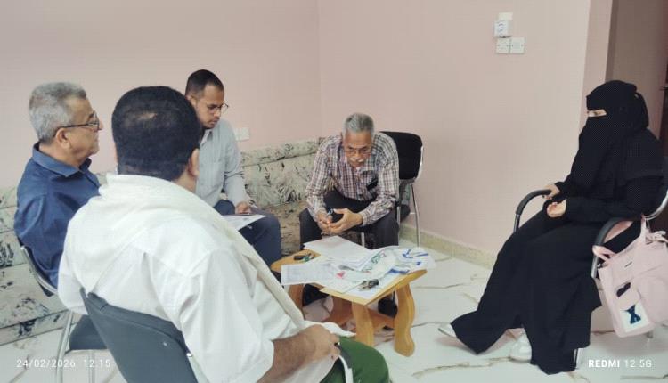 بحضور اللجنة المكلفة اجراء عملية الاستلام والتسليم لمهام اللجنة الوطنية للمرأة بحضرموت 