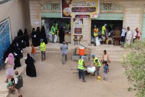 هيئة الخليج وعدن تبدأ توزيع السلال الغذائية الرمضانية وسط جهود ميدانية مكثفة