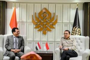 وزير الثقافة الإندونيسي: علاقتنا باليمن تاريخية ولقائي بالسفير بلفقيه خطوة لتعزيز روابط هذه العلاقة