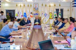 وزير النقل يناقش مع القطاع الخاص والشركات الملاحية التحديات التي تواجه نشاطهم