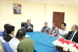 الوزير البكري يلتقي موظفي الديوان العام بعدن ويستعرض أولويات المرحلة المقبلة