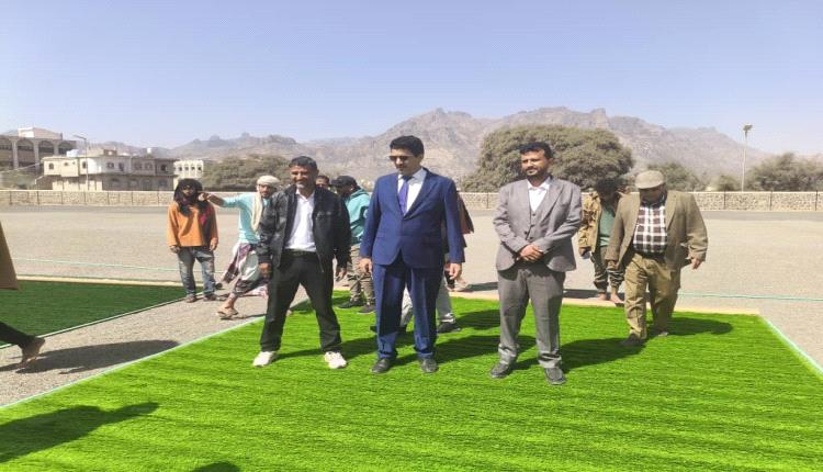 وزارة الشباب والرياضة تدشّن أعمال تعشيب ملعب نادي الصمود بمحافظة الضالع