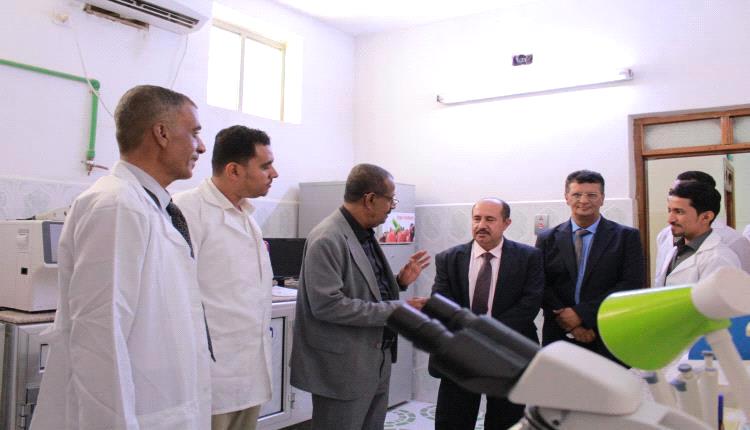 نائب وزير الشؤون الاجتماعية والعمل يتفقد اللجنة التحكيمية العمالية بفرع الوزارة في وادي حضرموت
