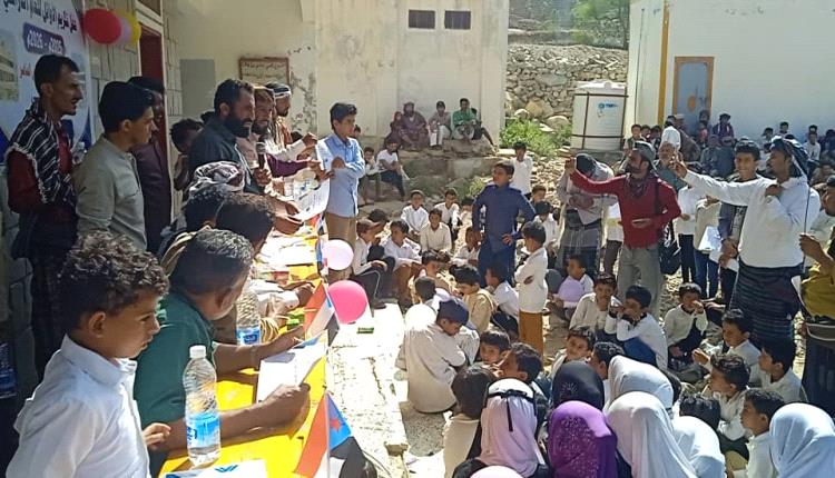 تكريم الطلاب المتفوقين والمعلمين المبرزين في مجمع الفقيد صالح علي زين بيافع سرار
