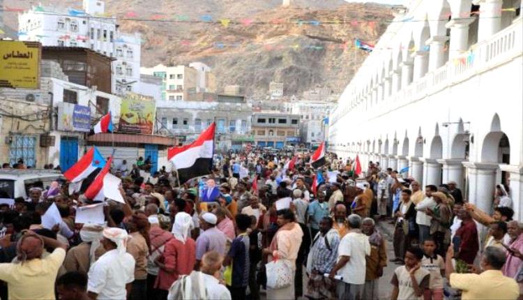 رغم القمع الأمني .. المكلا تشهد تظاهرة جماهيرية حاشدة للتصعيد ضد الوصاية والاحتلال