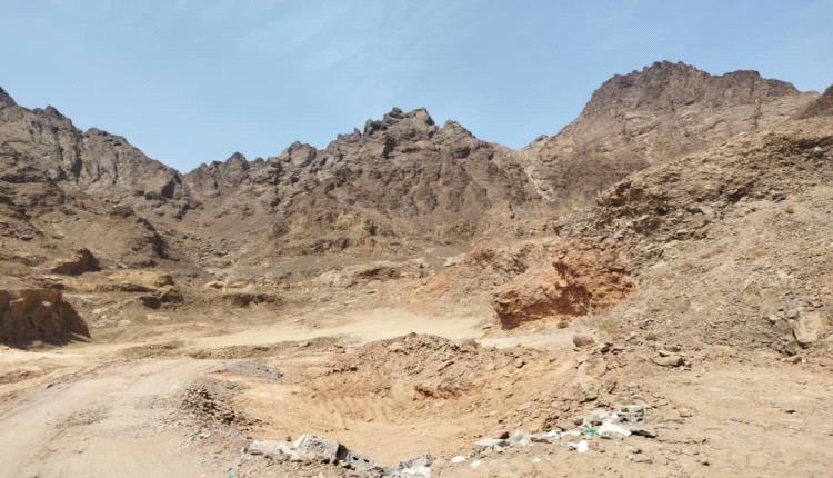 بعد سنوات عديدة من البسط عليها..
مدير عام البريقة بعدن يستعيد المحاجر إلى الدولة ويشدد بمحاسبة المعتدين