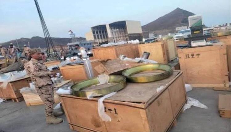 قوات العمالقة الجنوبية تكشف تفاصيل شحنة نوعية لتصنيع الأسلحة ضبطتها في باب المندب، كانت متجهة للحوثيين