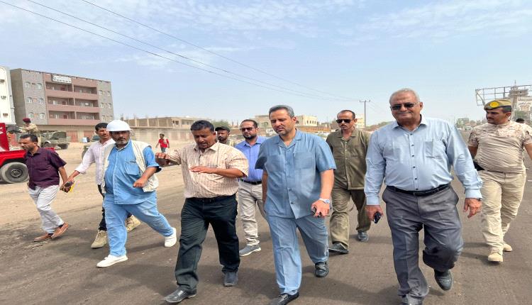 بدء أعمال سفلتة طريق الحوطة – نوبة دكيم ضمن مشروع الصيانة الروتينية