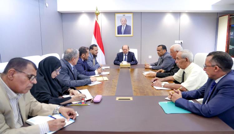 رئيس الوزراء: عدن في صدارة أولويات الحكومة ونعمل على تحسين الخدمات الأساسية ومعالجة الاختلالات المتراكمة 