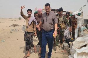 مدير البريقة يطمئن على صحة الأسرة تعرض سقف مسكنهم للإنهيار بقلوعة بئر أحمد
