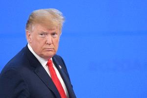 ترامب يحدد دولة واحدة يمنع مرور سفنها من مضيق هرمز..