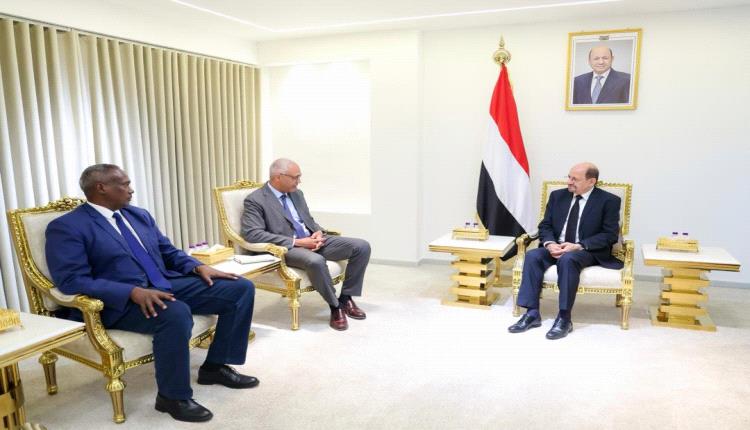 رئيس الوزراء وزير الخارجية يستقبل  المنسق المقيم للأمم المتحدة بالإنابة في اليمن  
