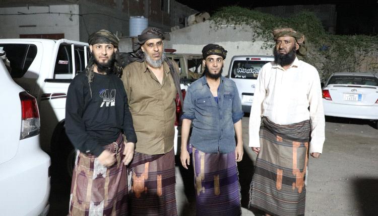 تحرير 4 من منتسبي القوات المسلحة الجنوبية من قبضة العناصر الإرهابية في أبين
