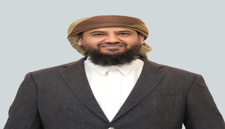 القائد العام للقوات المسلحة الجنوبية عبد الرحمن المحرمي يجري اتصالاً هاتفياً بالأسرى المحررين للاطمئنان على سلامتهم