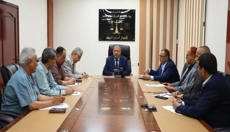 رئيس مجلس القضاء الأعلى يترأس اجتماعاً بمدراء الشؤون المالية في الهيئات القضائية 