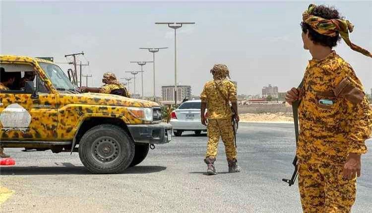 الأمن في المهرة يطيح بشبكة متورطة في تهريب مهاجرين أفارقة