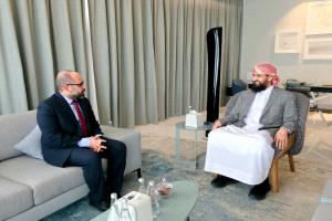 المحرّمي يناقش مع وزير الاتصالات خطط تطوير القطاع وتعزيز الخدمات