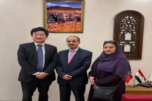 وزير الإعلام يبحث مع القائم بأعمال السفير الصيني تعزيز التعاون الثنائي وآفاق الشراكة 