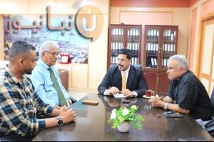 الوكيل السقاف يناقش مع مستشار محافظ عدن 
