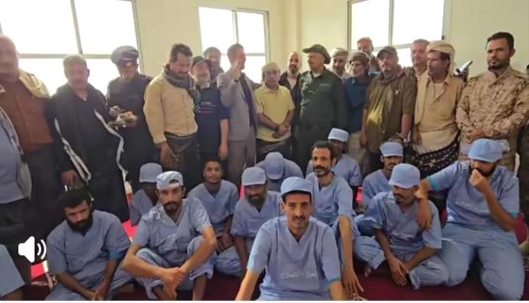 القيادي في مجالس أبناء عدن اليابلي يشارك في الإفراج عن المعسرين من السجون.