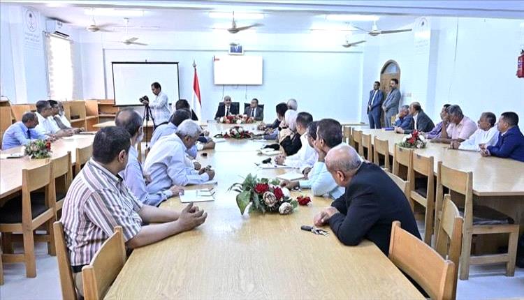 بحضور نائب رئيس مجلس القيادة الرئاسي.. مجلس جامعة عدن يعقد اجتماعًا استثنائيًا