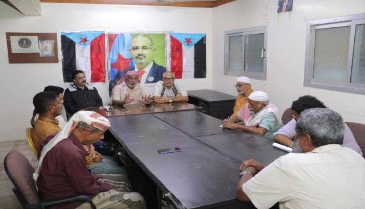 انتقالي غيل باوزير تعبر عن رفضها لتصريحات "الخنبشي" وتؤكد تمسكها بحق استعادة دولة الجنوب