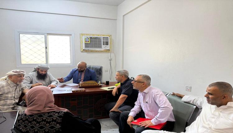 السلطة المحلية بالعاصمة عدن تتكفل بتغطية الحقوق الخاصة المترتبة على سجناء معسرين والنيابة تفرج عنهم