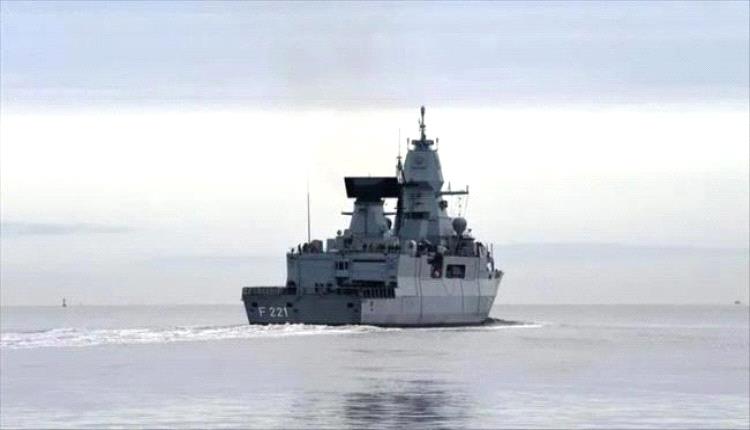 فرقاطة يونانية تؤمن سفنًا تجارية ضمن مهمة "أسبيدس" الأوروبية