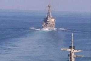 رايت: البحرية الأمريكية سترافق السفن بمضيق هرمز قريباً..