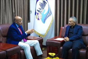 وزير الشؤون الاجتماعية والعمل يلتقي نائب الممثل المقيم لصندوق الأمم المتحدة للسكان