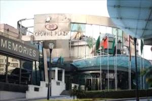 البحرين تعلن استهداف منشأة نفطية بصواريخ إيرانية