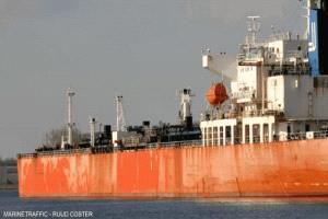 عُمان تعلن مقتل بحار بهجوم على ناقلة نفط قبالة مسقط..