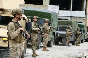 الجيش اللبناني: مقتل جندي وإصابة آخر في قصف إسرائيلي استهدف حاجزا..