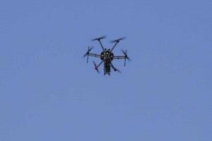 الامارات تعلن حضرا تاماً لتشغيل الطائرات بدون طيار ..