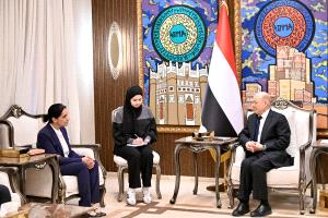 رئيس مجلس القيادة: استقرار المنطقة مرهون بردع النظام الإيراني ومليشياته المسلحة 