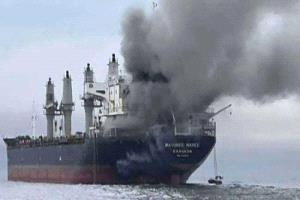 حريق بسفينة تايلاندية قرب سواحل عُمان وإصابات بين الطاقم..