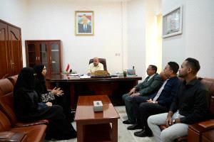 الخنبشي يطّلع على تحصيل الإيرادات الزكوية بساحل حضرموت وتحضيرات إطلاق مشروع 