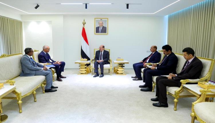 رئيس الوزراء وزير الخارجية يستقبل في عدن المنسق المقيم للأمم المتحدة