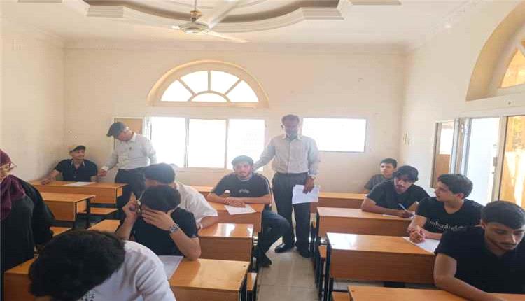 فريق وزاري يزور مدرسة دار الأرقم بلحج ويشيد بمستواها التعليمي والانضباطي