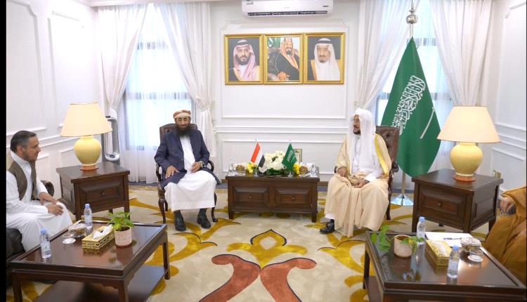 وزير الأوقاف يبحث مع وزير الشؤون الإسلامية السعودي تعزيز التعاون المشترك
