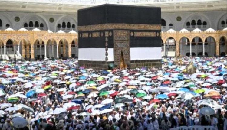 الحجاج المتعجلون يؤدون طواف الوداع