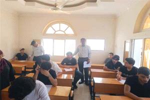 فريق وزاري يزور مدرسة دار الأرقم بلحج ويشيد بمستواها التعليمي والانضباطي