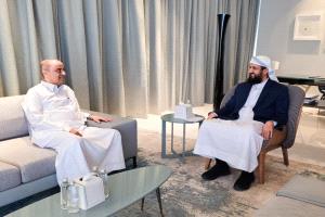المحرّمي يلتقي المستشار سالم بن بريك ويشدد على مواصلة مسار الإصلاحات المالية والاقتصادية
